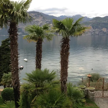 Wunderschoner Seeblick In Cassone ヴィラ