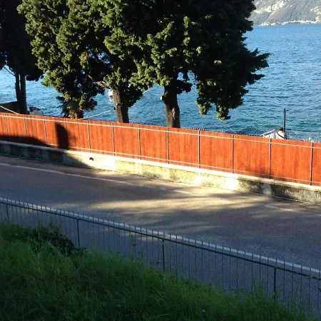 Wunderschoner Seeblick In Cassone ヴィラ *